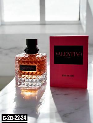 Valentino Donna Born In Roma