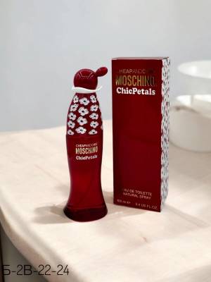Moschino Chic Petals Moschino Chic Petals