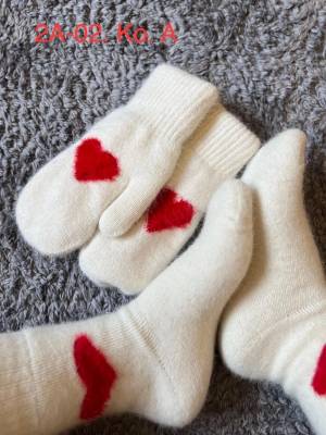 ВАРЕЖКИ + носки с мехом норка 35% бамбук 40 % шерсть 15% спандекс