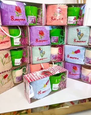 #Набор 1 полотенце из микрофибры 25*50 + кружка пластик. На 8 марта