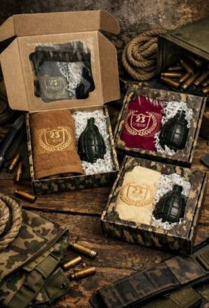 Набор к 23 февраля. Полотенце 30*30 см махра + мыло ручной работы в виде гранаты